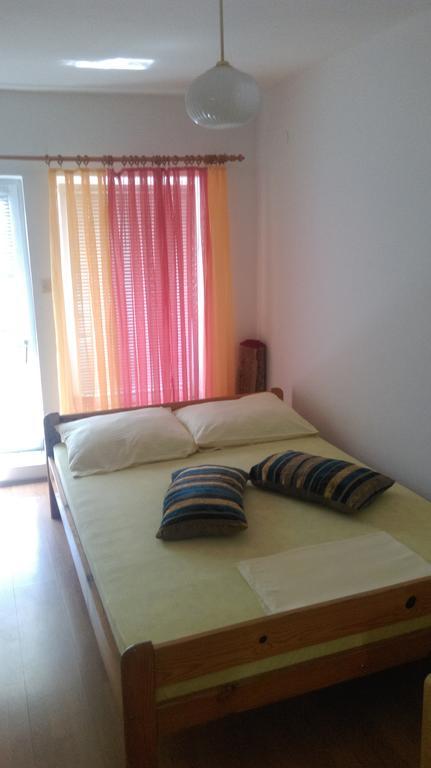 Apartma Dolcek *